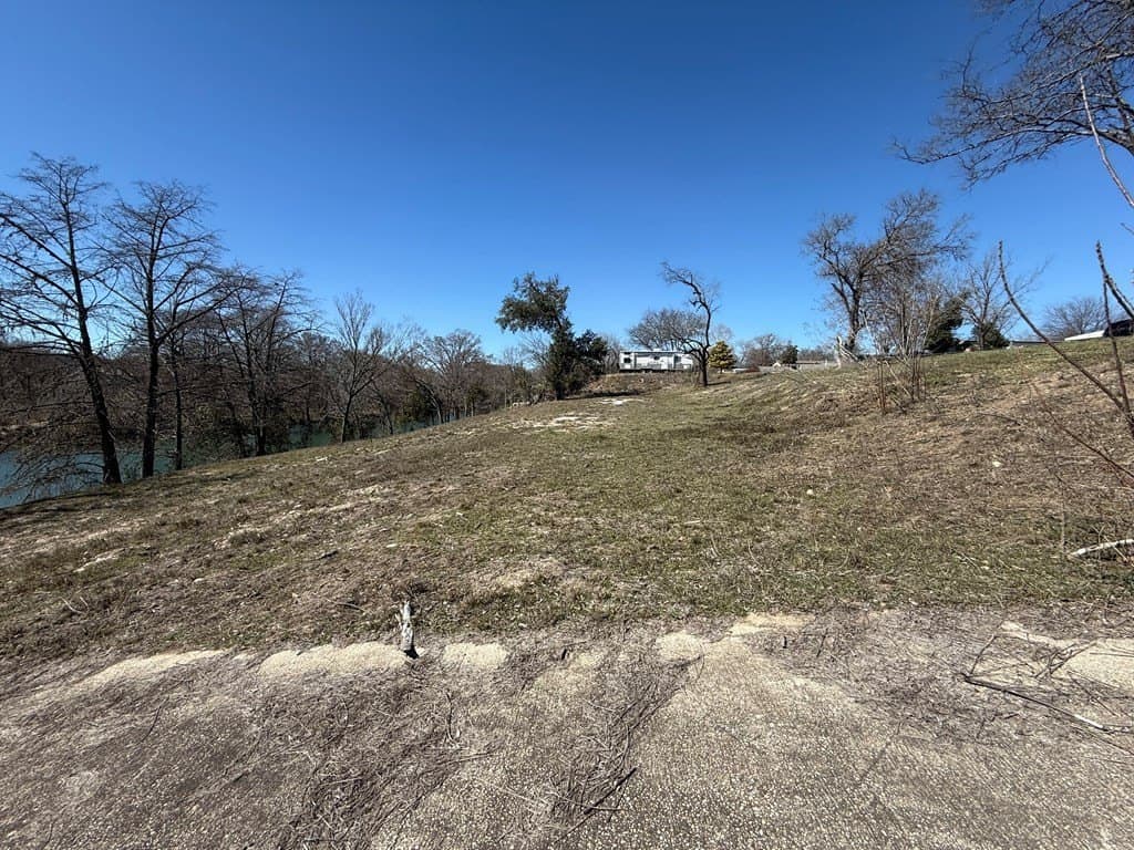 0.28 acres in Kerr County - photo 6