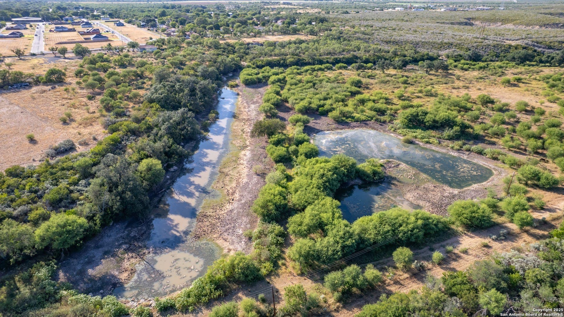 27.5 acres in Uvalde County gallery image 2