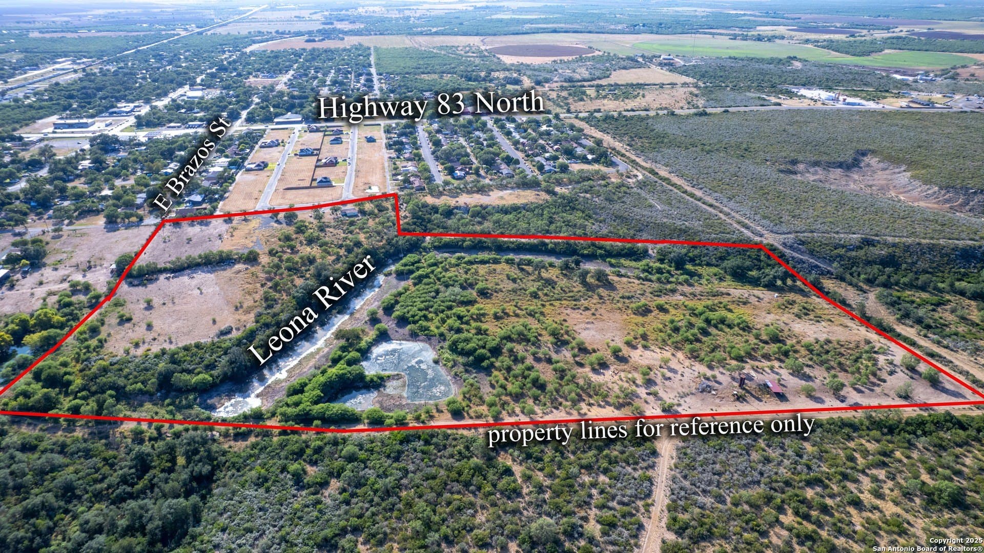 27.5 acres in Uvalde County
