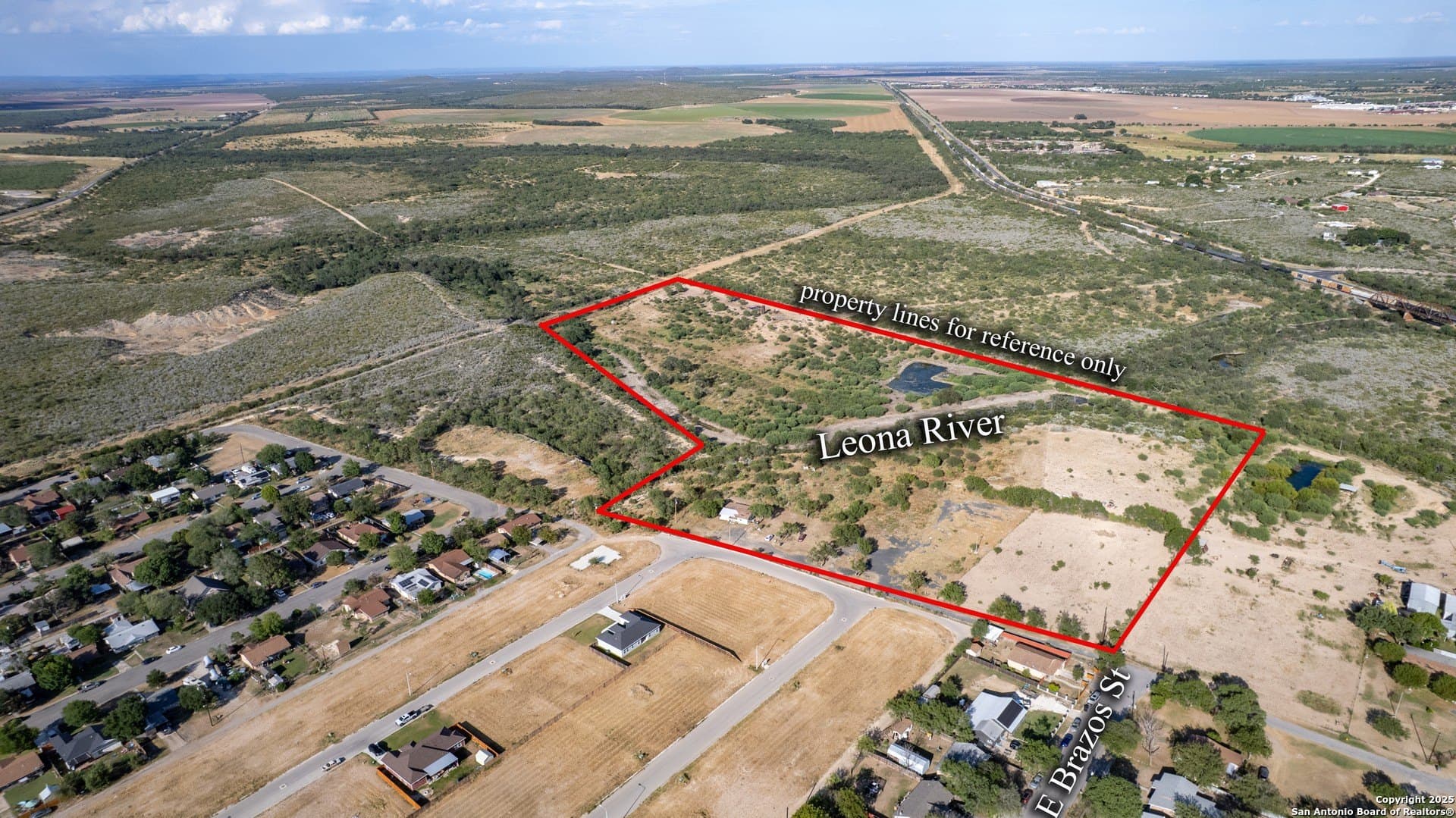 27.5 acres in Uvalde County gallery image 3