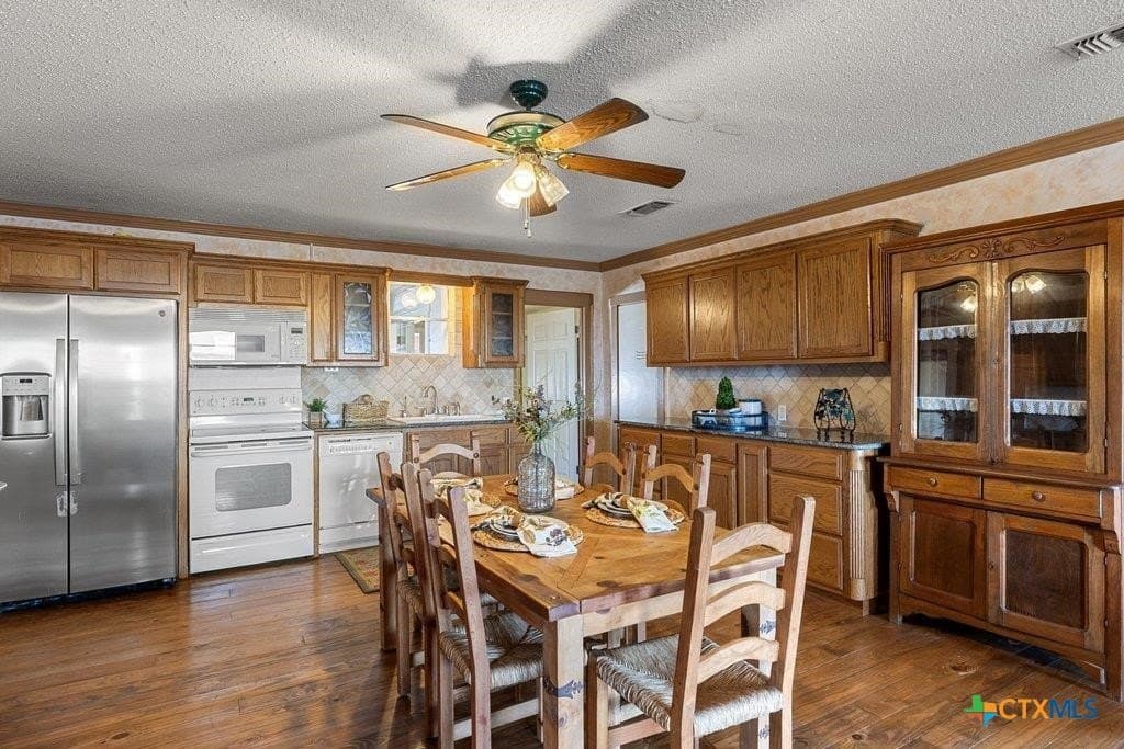 10 acres in Gillespie County - photo 16