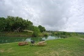 0.25 acres in Comal County - photo 13