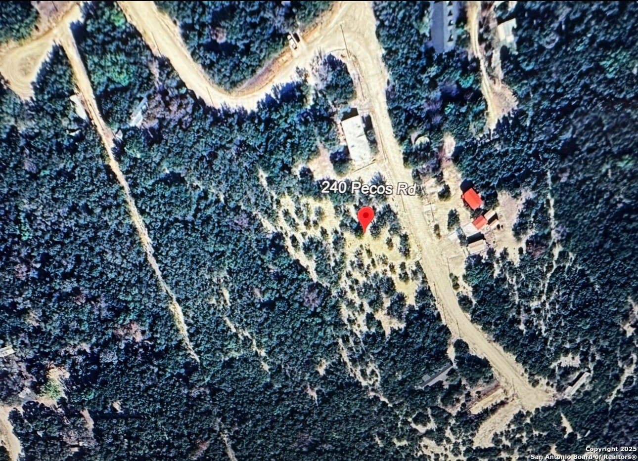 0.23 acres in Bandera County - photo 4