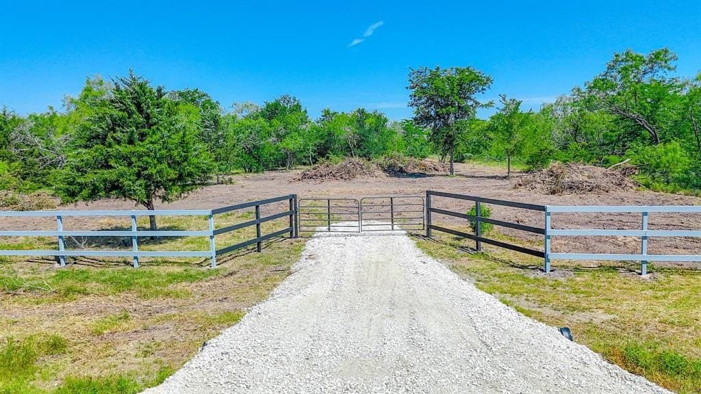4.32 acres in Navarro County