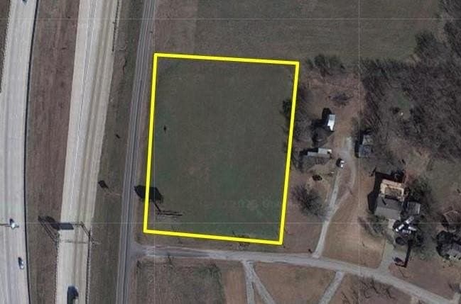 2.84 acres in Navarro County