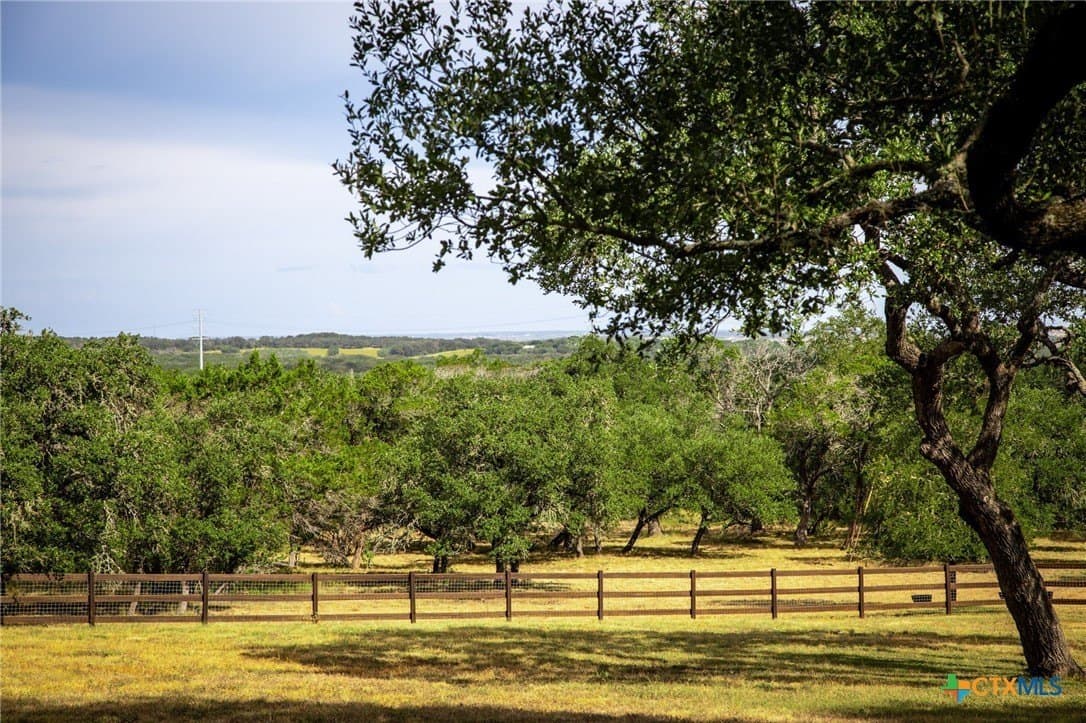 19.59 acres in Comal County - photo 9