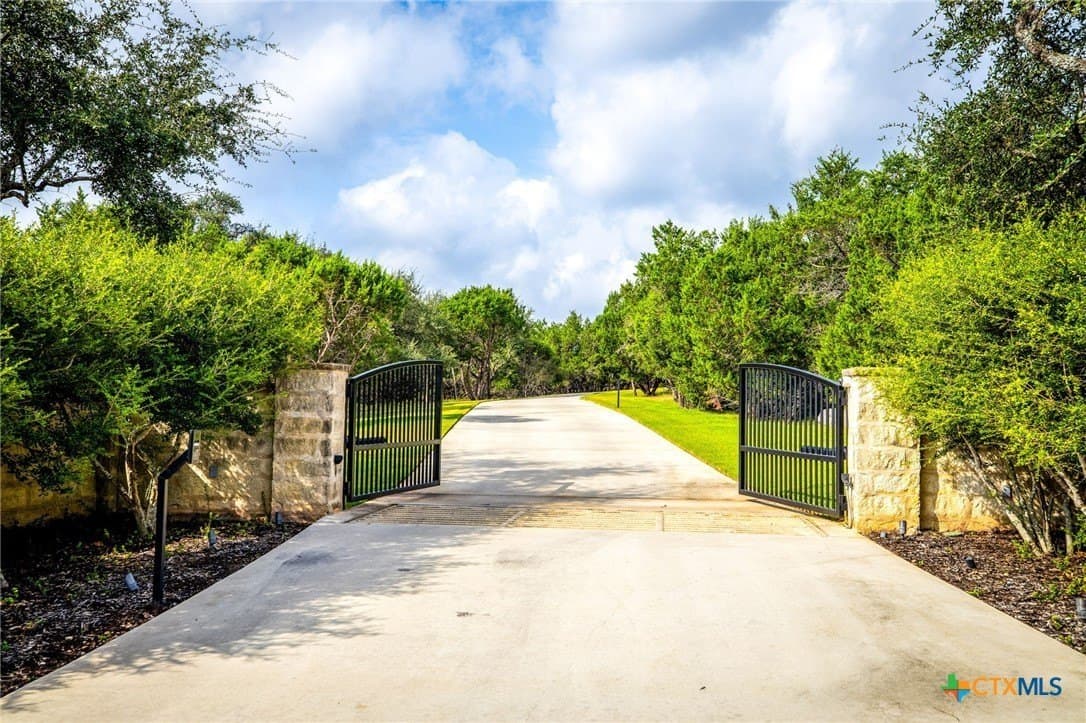 19.59 acres in Comal County - photo 8