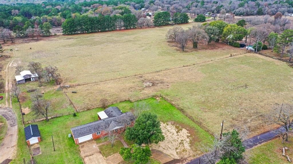 3.83 acres in Smith County