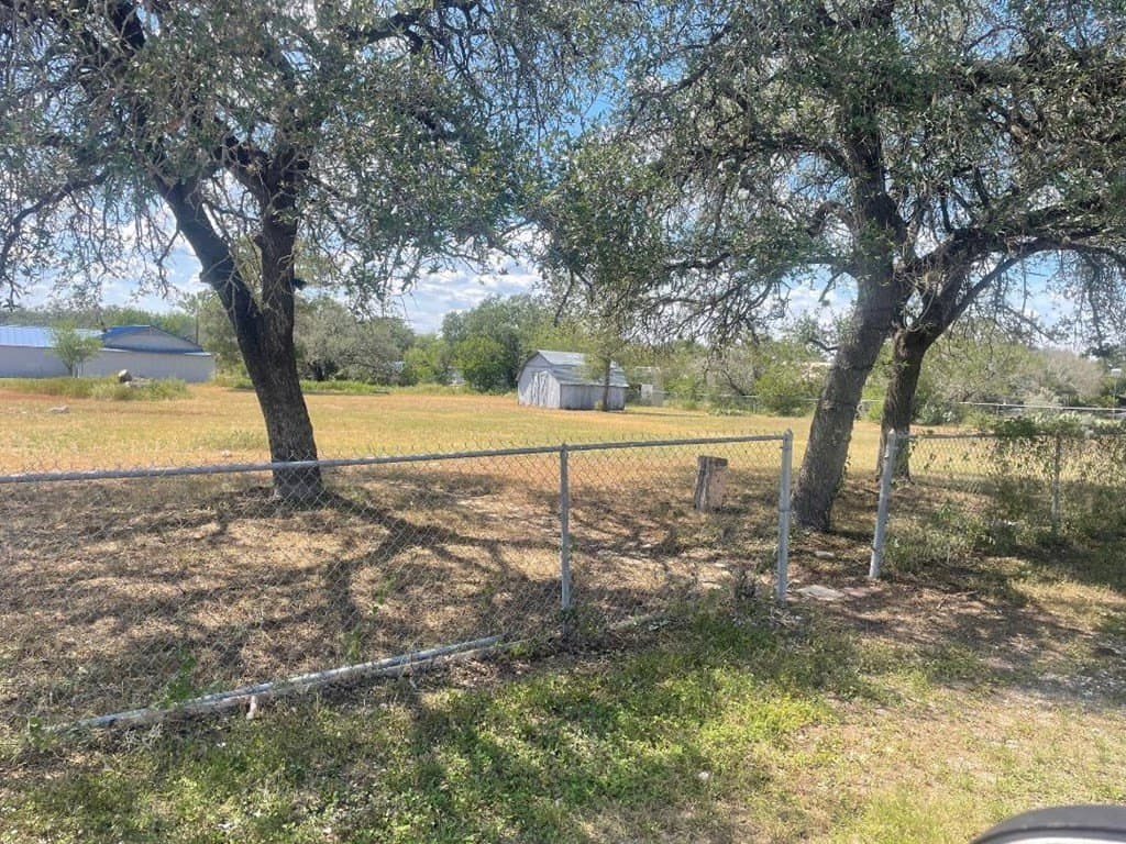 0.7 acres in Real County featured view