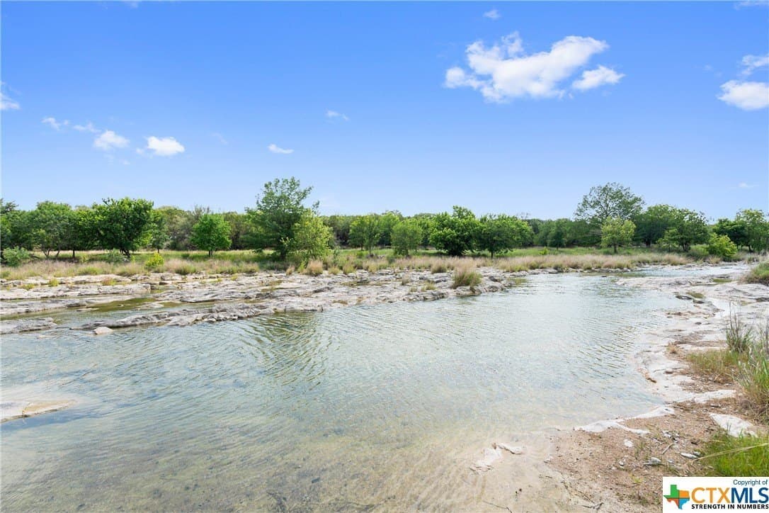 9.42 acres in Blanco County