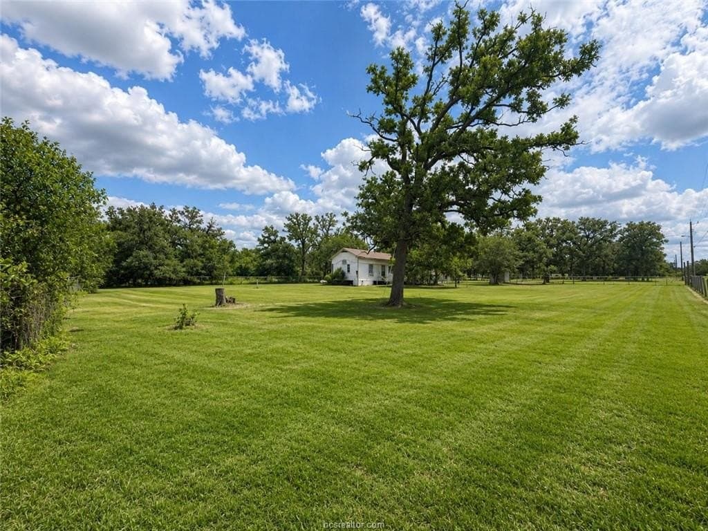 0.65 acres in Burleson County gallery image 4