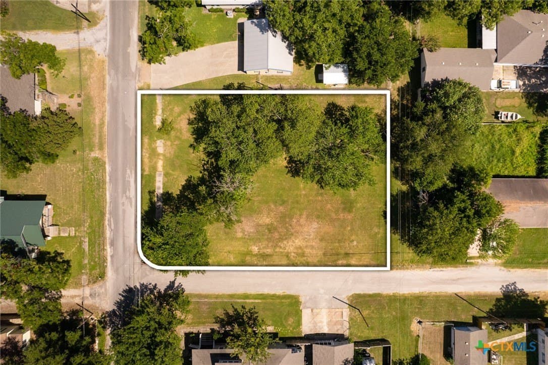 0.32 acres in Williamson County - photo 4