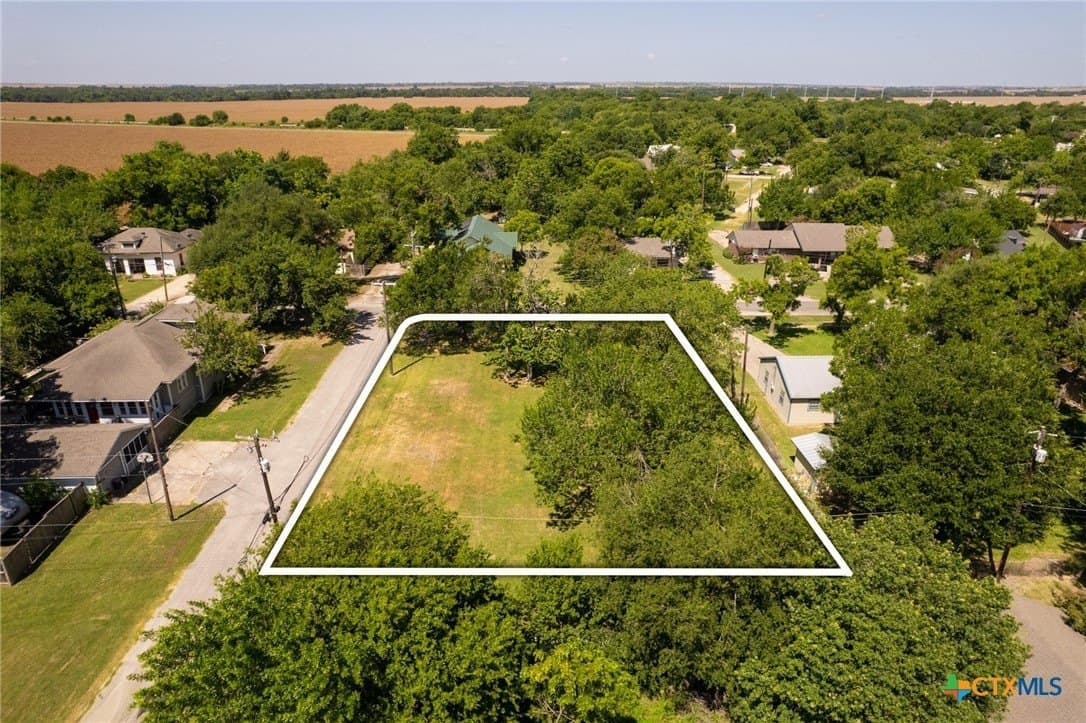 0.32 acres in Williamson County - photo 8