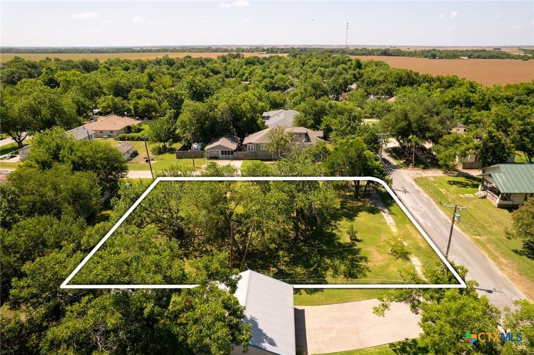 0.32 acres in Williamson County - photo 10
