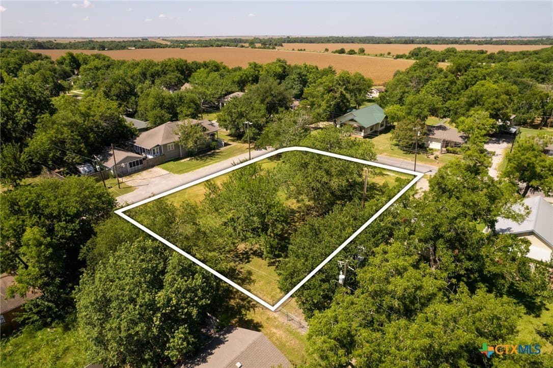 0.32 acres in Williamson County - photo 9