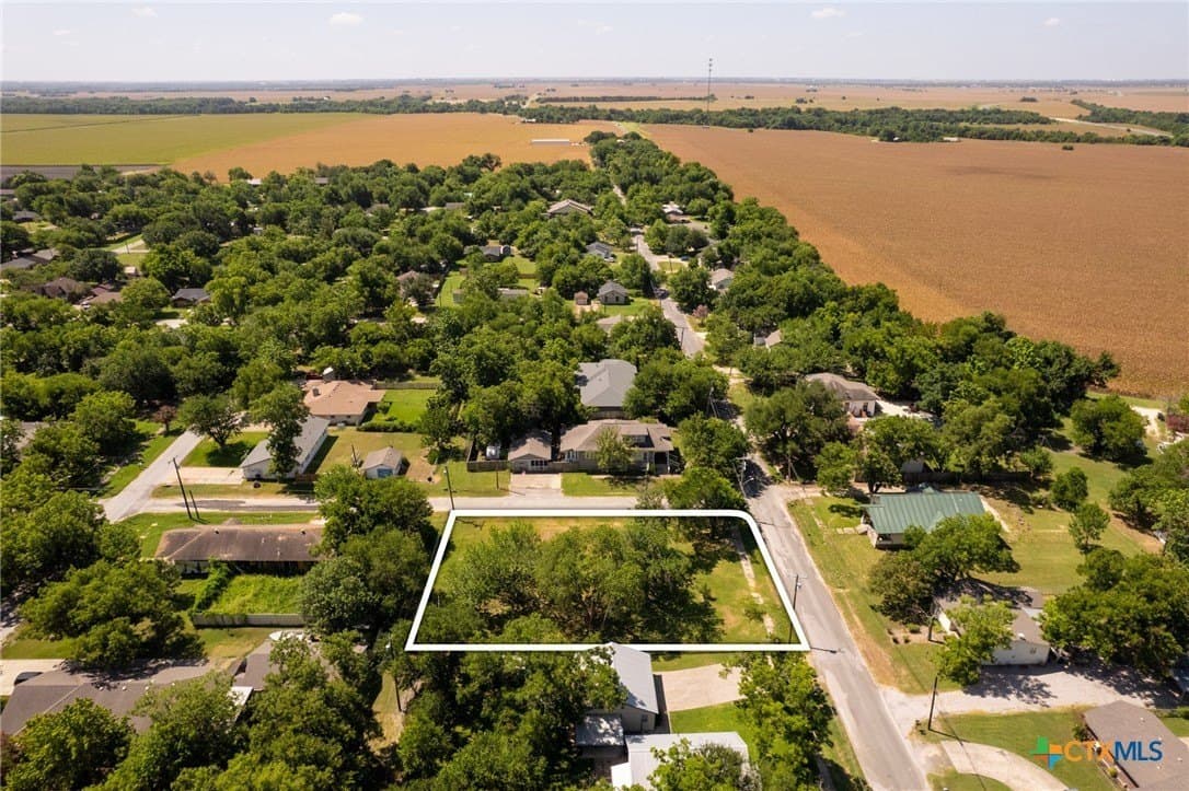 0.32 acres in Williamson County - photo 12