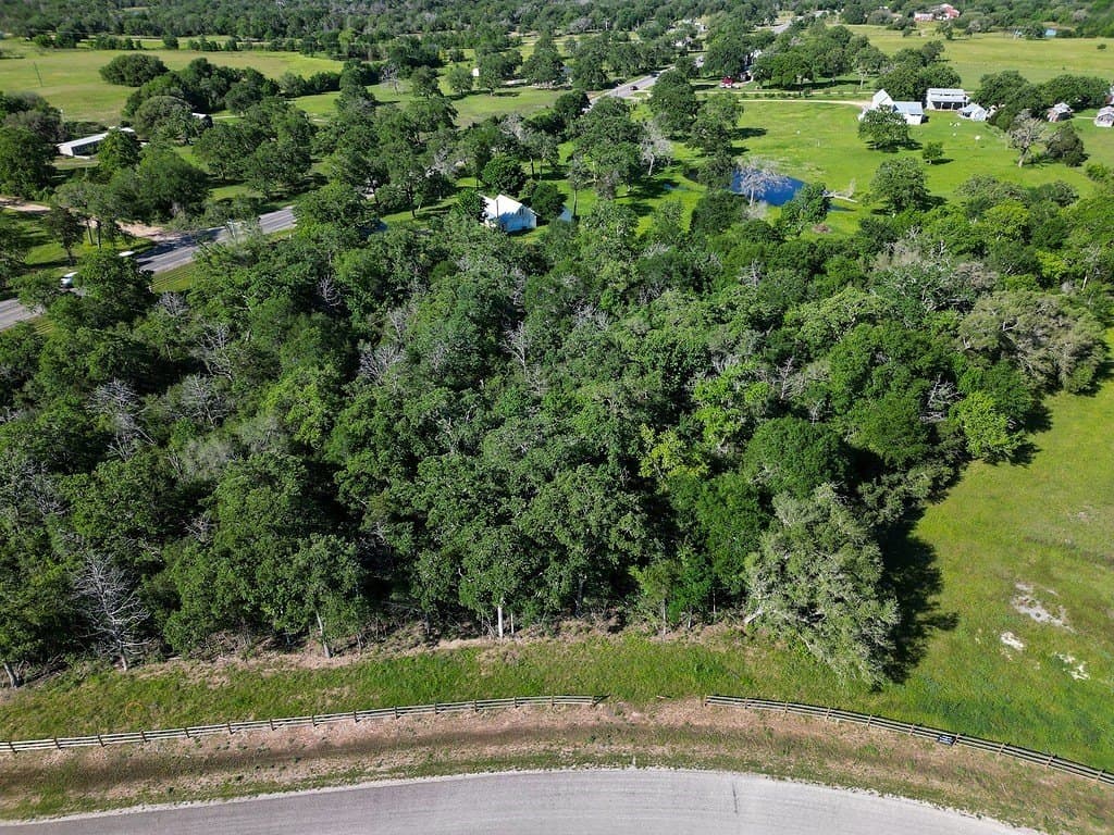 2.02 acres in Fayette County gallery image 2