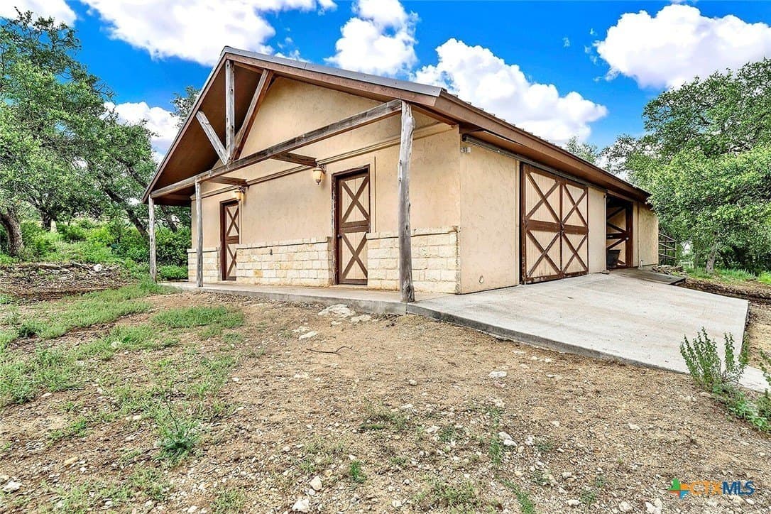 5.01 acres in Comal County gallery image 2