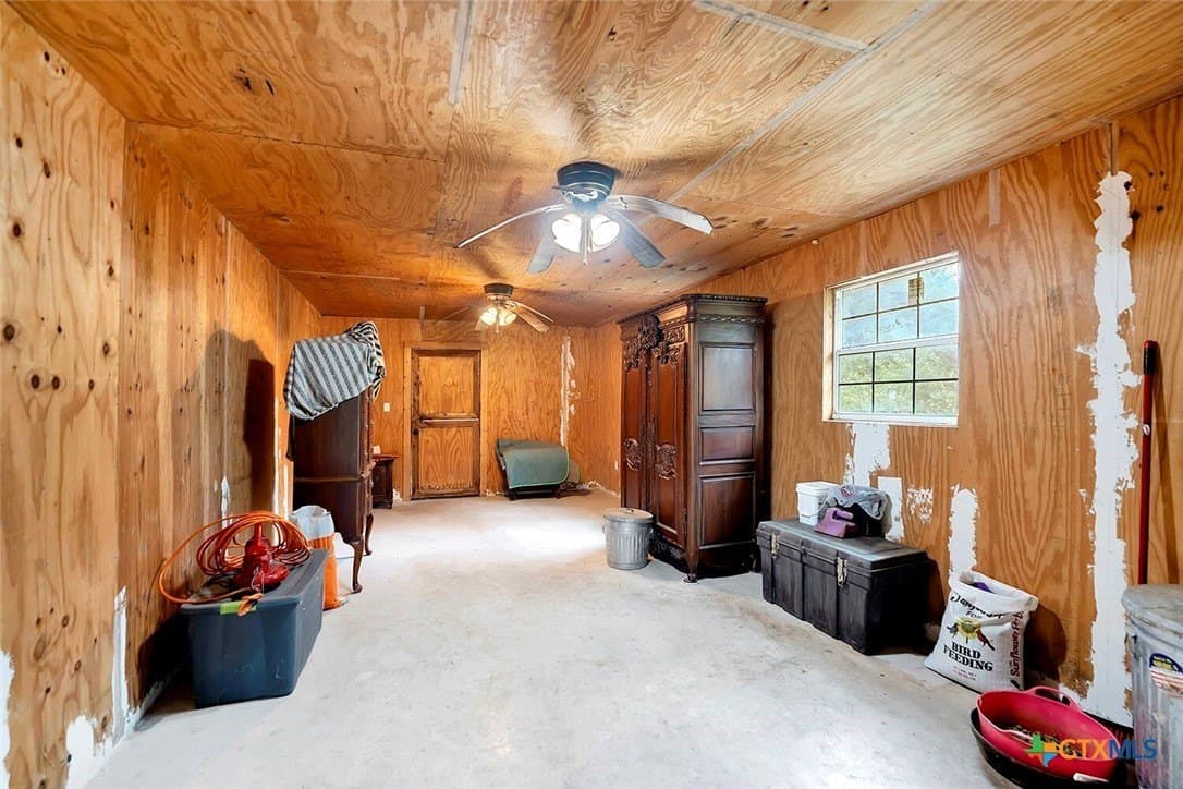 5.01 acres in Comal County gallery image 4