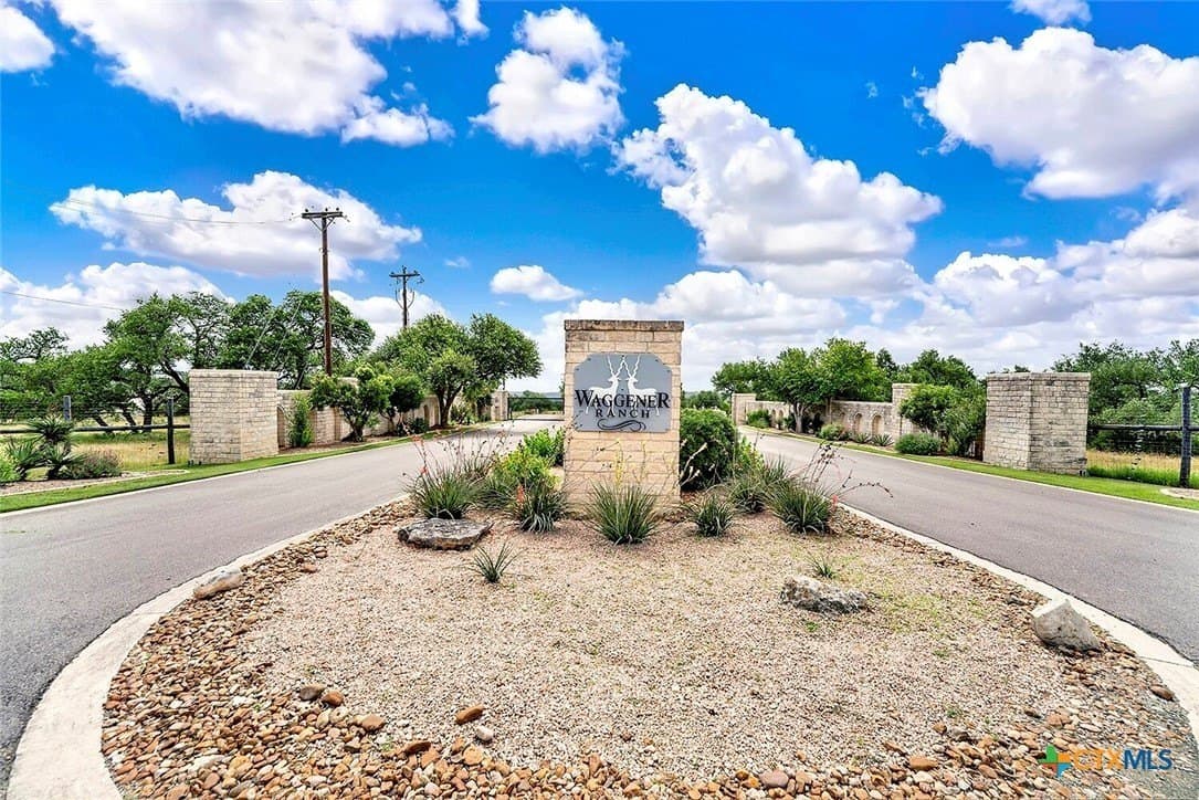 5.01 acres in Comal County - photo 12
