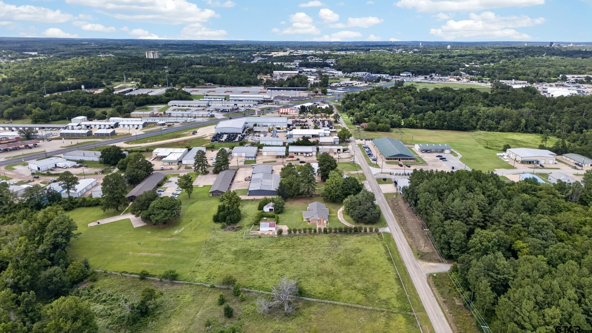 1.93 acres in Smith County gallery image 4