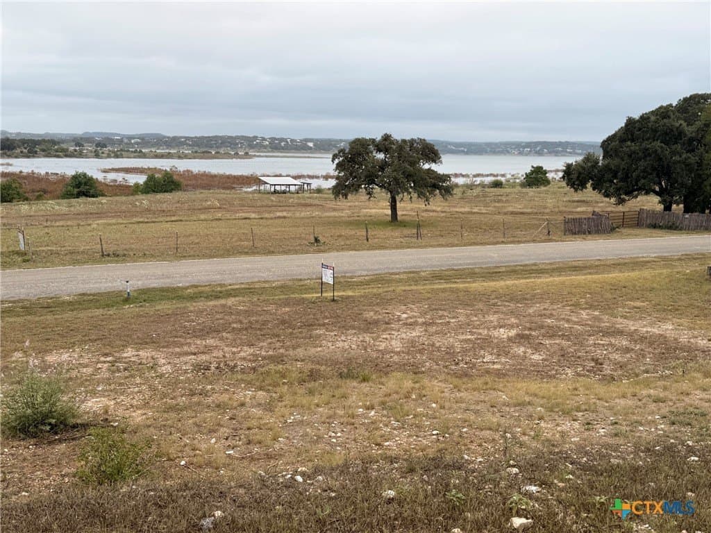 0.67 acres in Comal County - photo 2