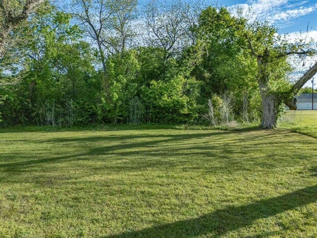 0.32 acres in Ellis County gallery image 2