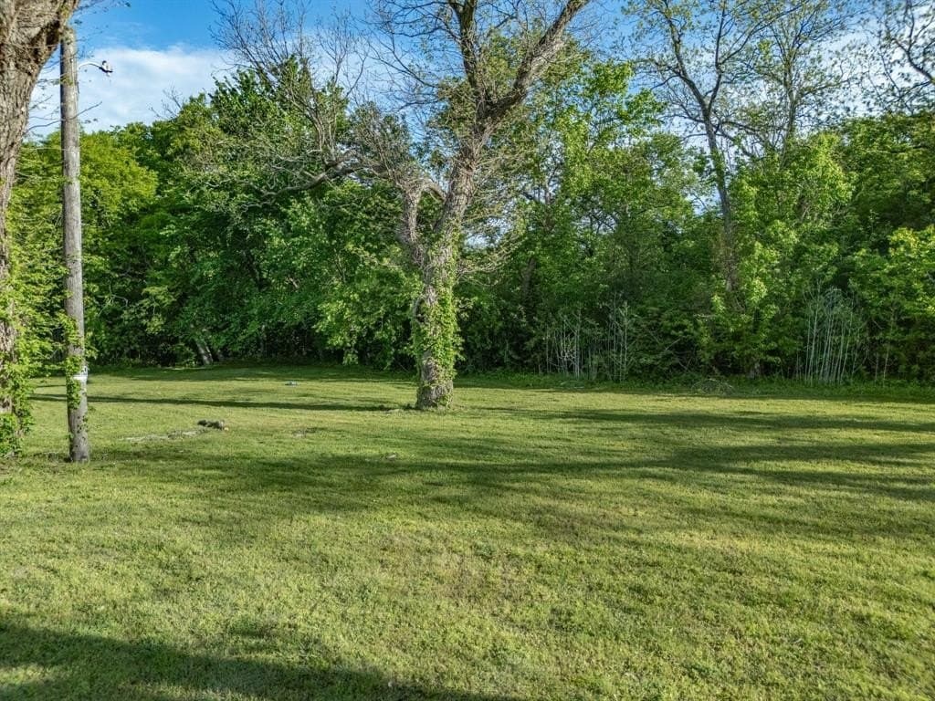 0.32 acres in Ellis County gallery image 3