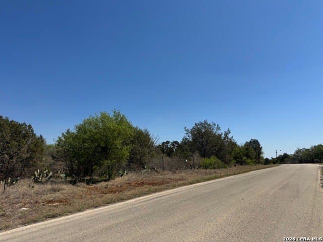 5 acres in Comal County - photo 6