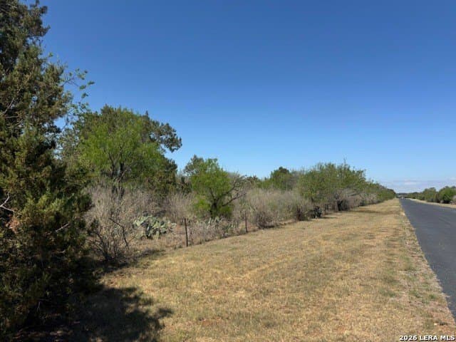 5 acres in Comal County - photo 4