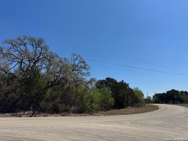 5 acres in Comal County - photo 7