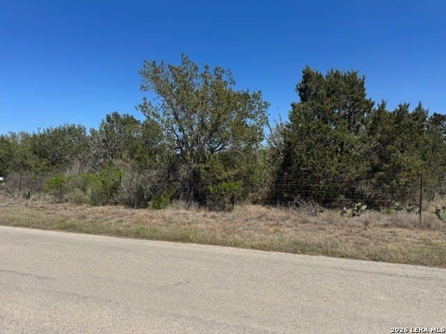 5 acres in Comal County - photo 3