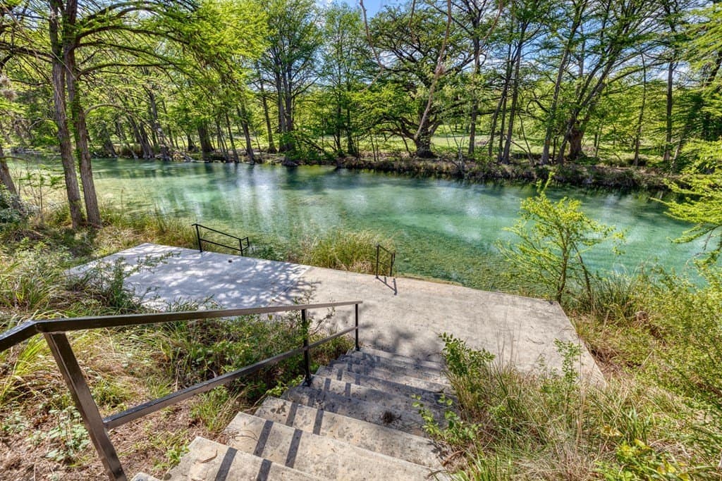 5.01 acres in Real County - photo 7