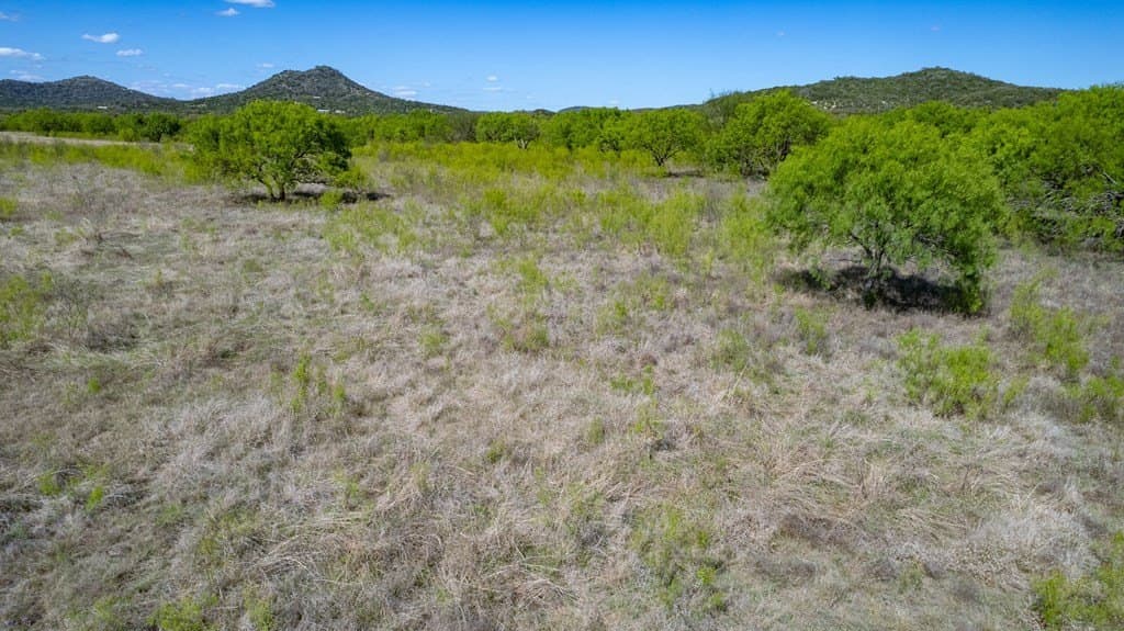 5.01 acres in Real County - photo 23