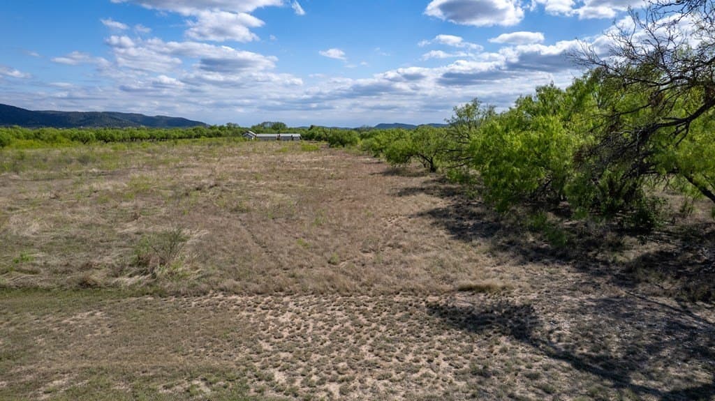 5.01 acres in Real County - photo 27