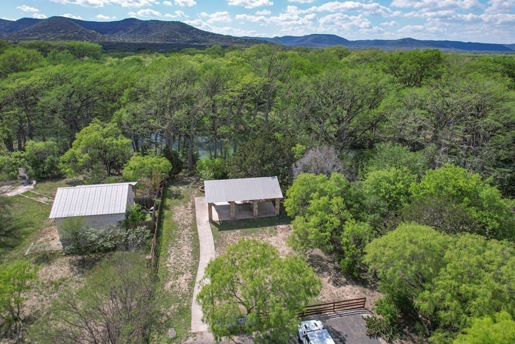 5.01 acres in Real County - photo 39
