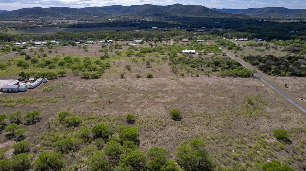 5.01 acres in Real County - photo 12