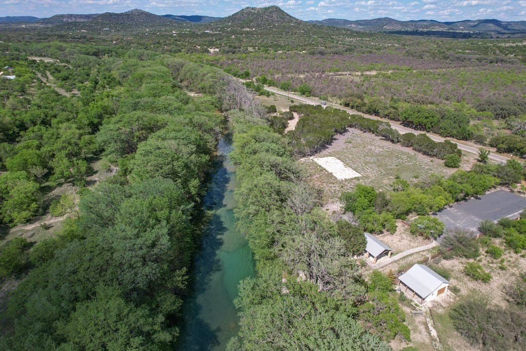 5.01 acres in Real County - photo 32