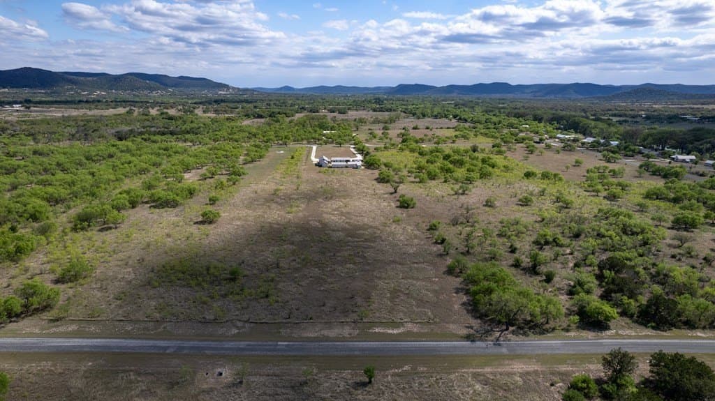 5.01 acres in Real County - photo 11