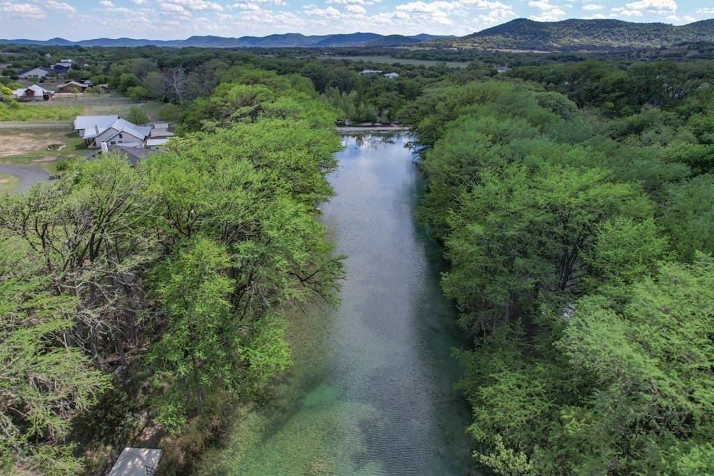 5.01 acres in Real County - photo 31
