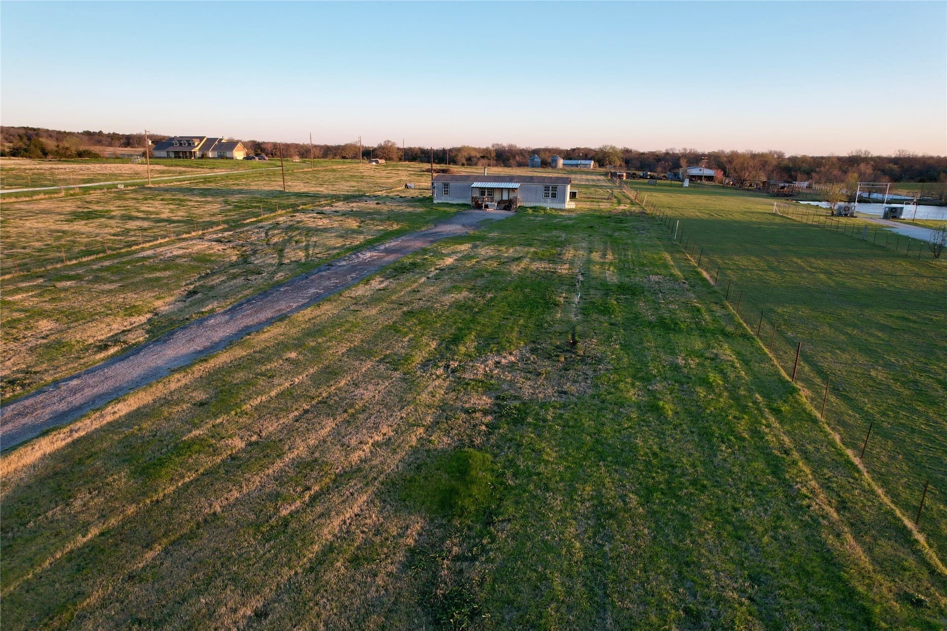 4.93 acres in Cooke County - photo 8