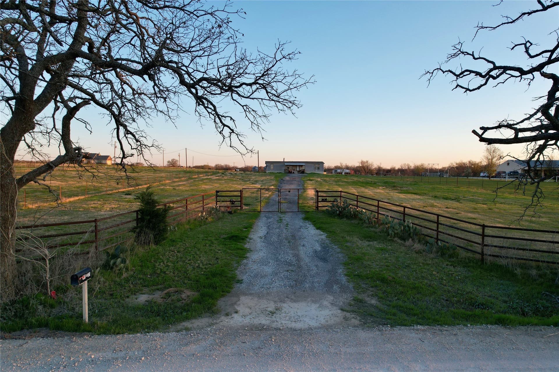 4.93 acres in Cooke County - photo 10