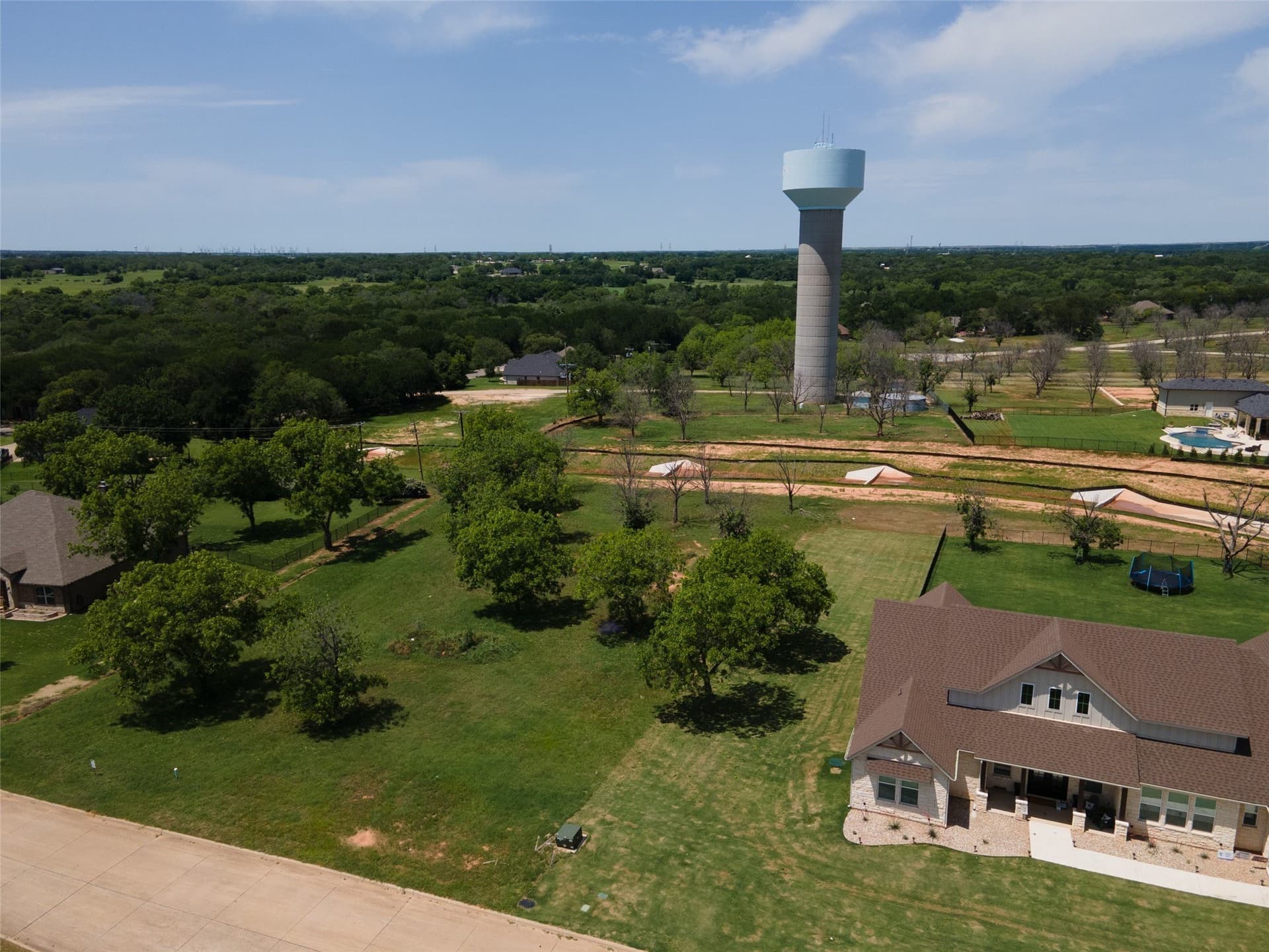 0.94 acres in Hood County gallery image 3
