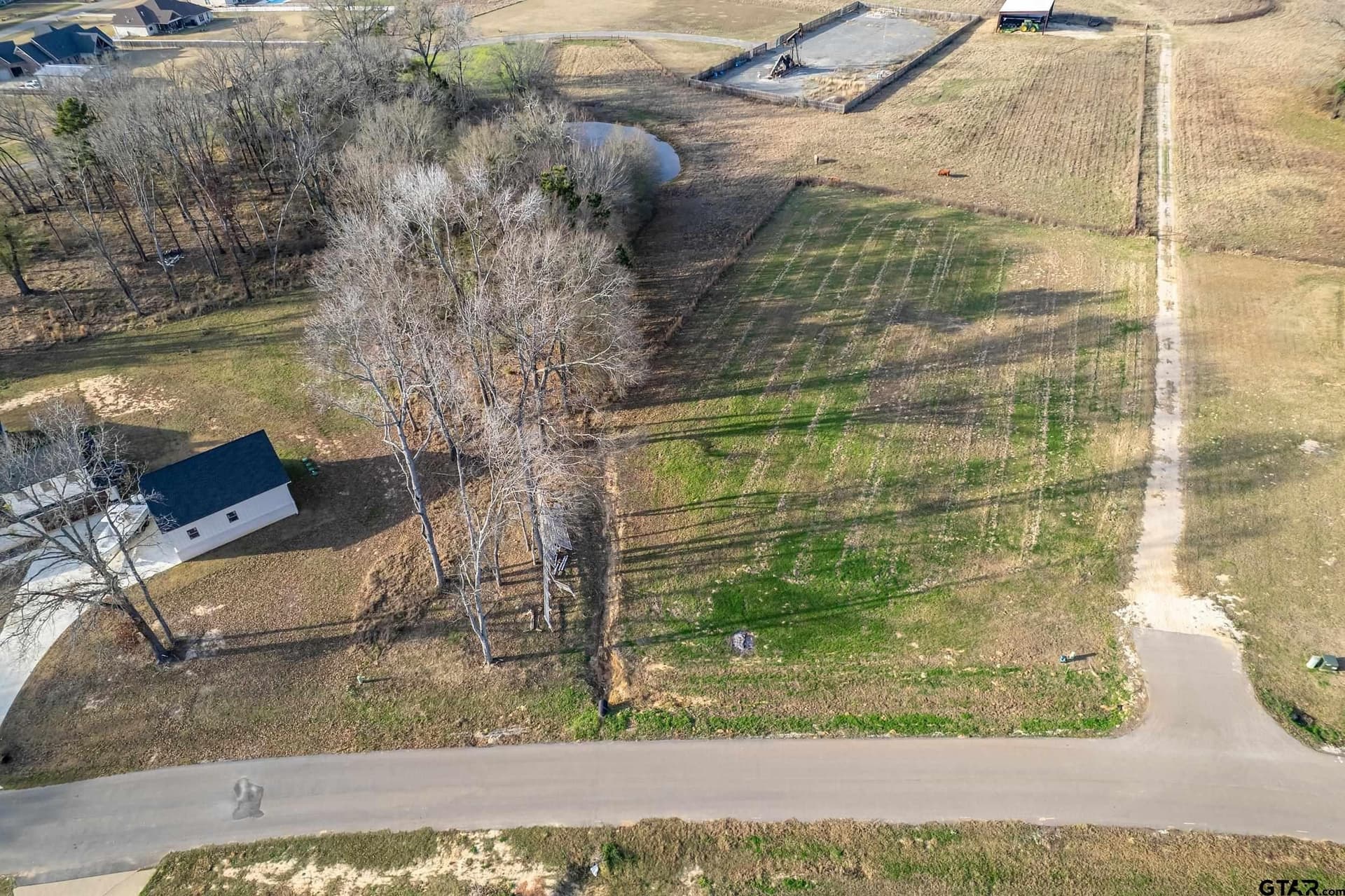 1.25 acres in Smith County gallery image 3