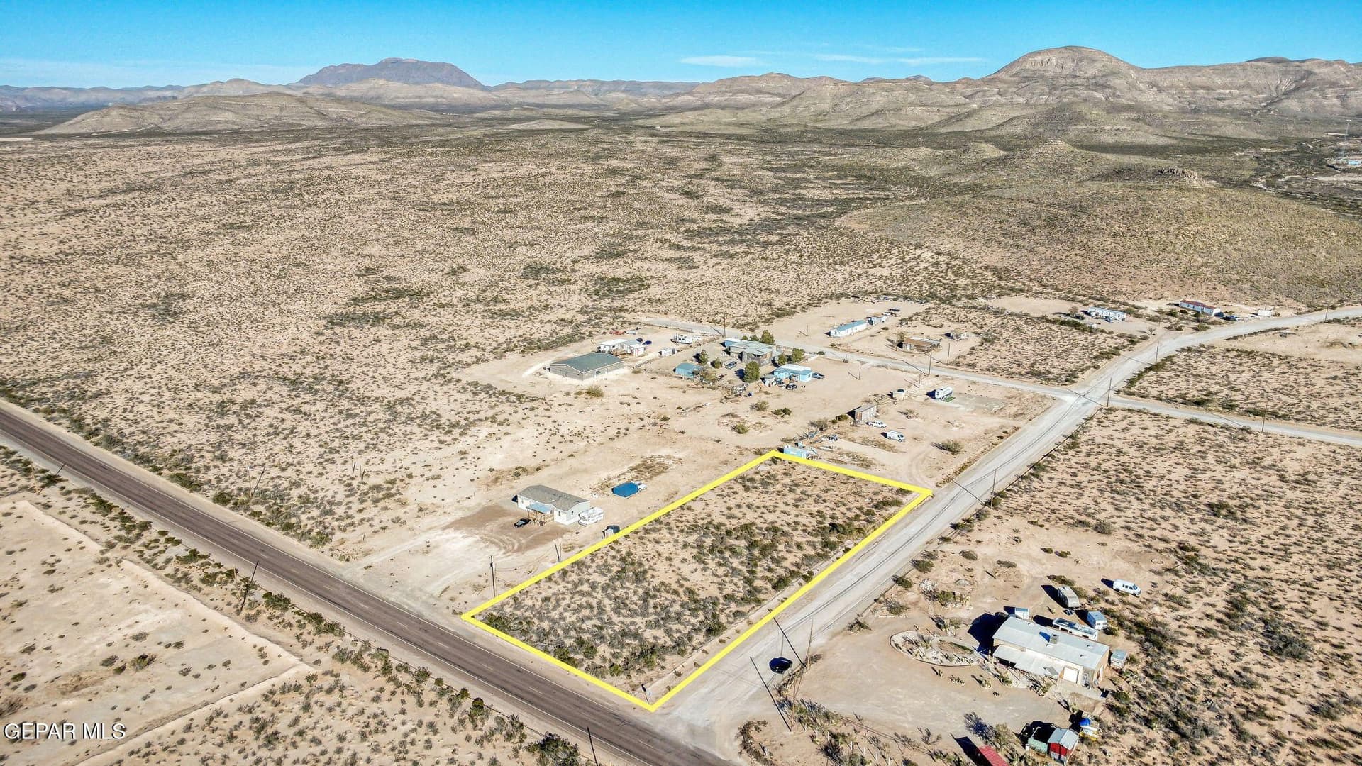1.2 acres in El Paso County gallery image 2