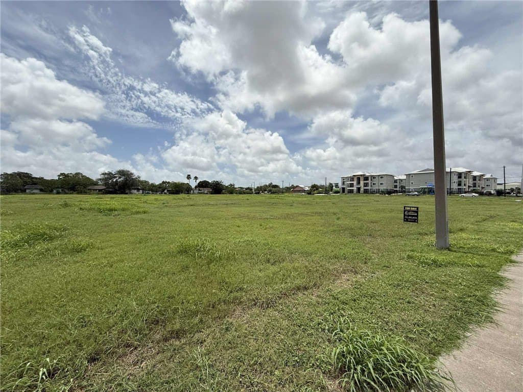2.41 acres in Nueces County gallery image 4