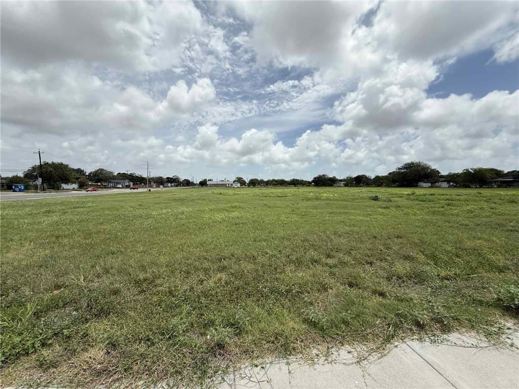 2.41 acres in Nueces County gallery image 2