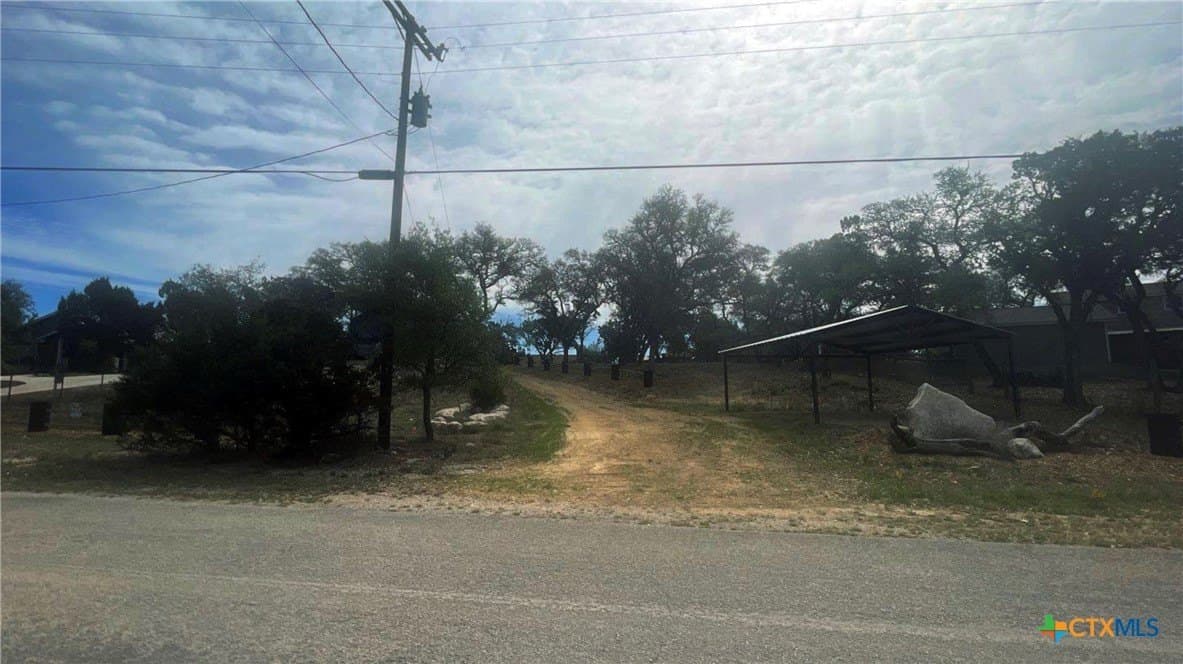 0.86 acres in Comal County gallery image 3