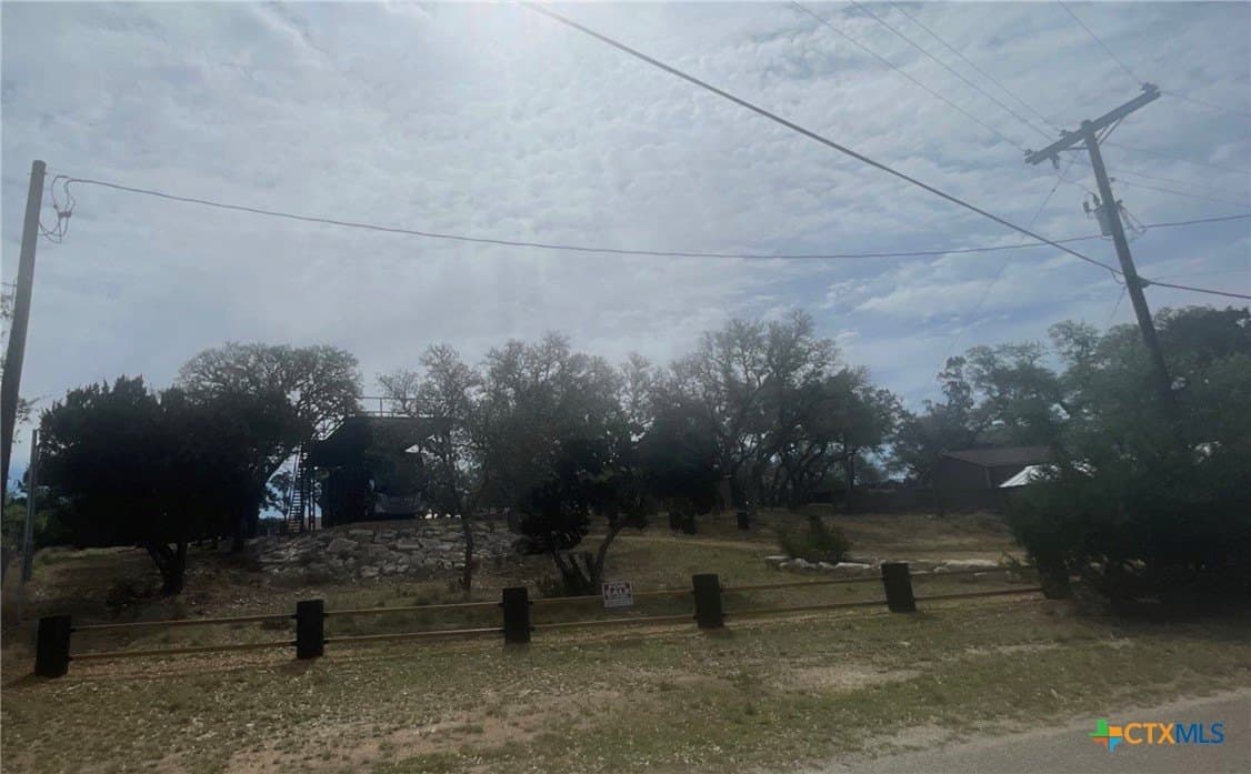 0.86 acres in Comal County gallery image 4