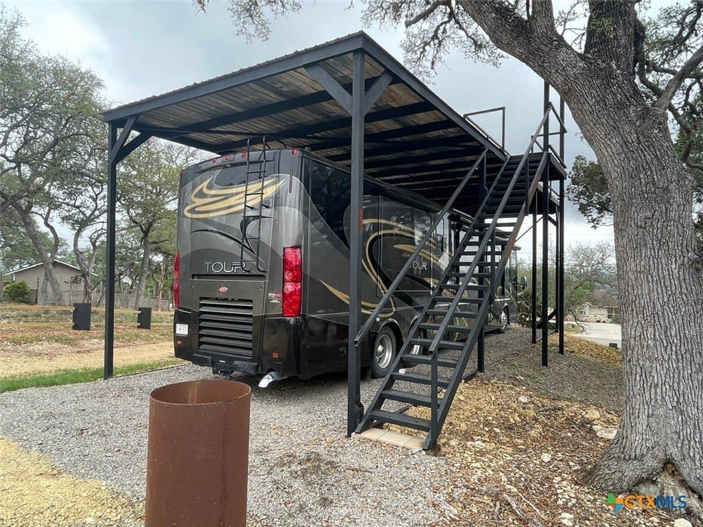 0.86 acres in Comal County - photo 17